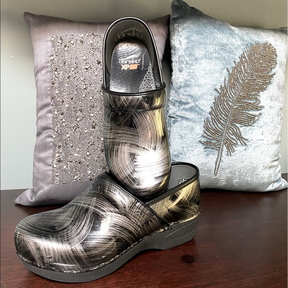 Silver & Black Women’s Dansko’s size 39 - Picture 2 of 2